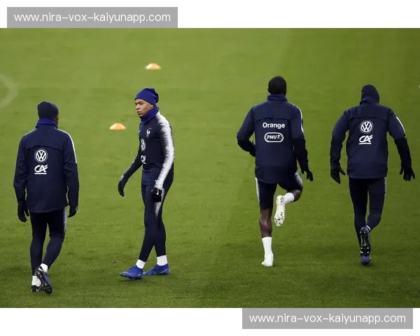 蓝血与铁锈的终极碰撞：法兰西VS乌拉圭，一段跨越山海的绿茵史诗